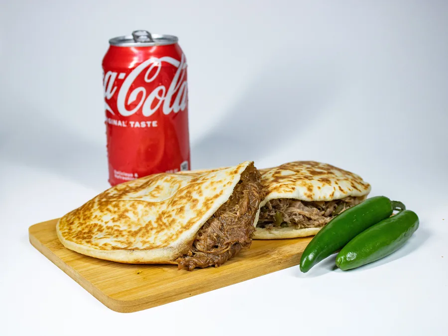 Platillo servido en mesa | La Super Gorda